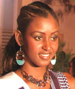 Ainsi la belle Fatoumata Diallo offre à la onzième région du pays sa 3ème couronne pour la beauté. Le choix du jury porté sur cette demoiselle mesurant ... - miss_sedhiou_tima_diallo