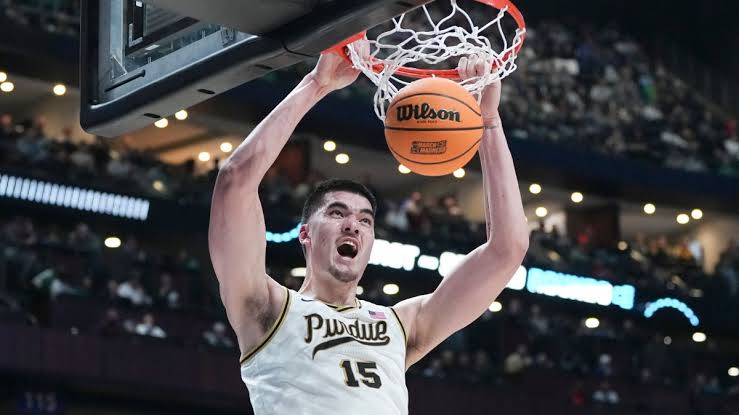 Purdue Big Man Zach Edey Named AP Men’s Player of the Year