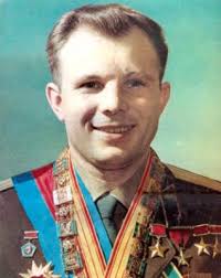 Space heroes: Yuri Gagarin first man in outer space 1st photo. The heroic space flight of a man has opened up a new era in world history. - space-heroes-photos-yuri-gagarin-1