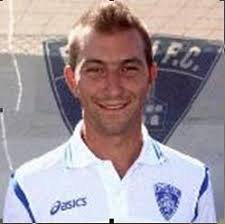 SIMONE BOMBARDIERI. Nasce a Empoli (Firenze) nel 1976. Cresciuto come calciatore nel vivaio dell&#39;Empoli FC, a 22 anni inizia ... - 04Bombardieri-SimoneFIGURINA