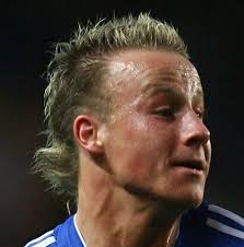 Some excellent Horror Hair potential in the first leg of the FA Youth Cup final last night. Chelsea youngster Miroslav Stoch presumably went into his barber ... - stoch%2520hair