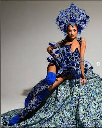 SEE IT: Miss USA turns heads with 33-pound moon costume