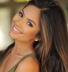 Say hello to TV host and YouTube star, Marianna Hewitt. Between her fab skin detox tea &amp; home beauty tricks, I think you&#39;ll find her tips extremely useful. - Marianna-Hewitt-talks-fitness-tips-and-skinny-tricks