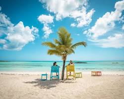 Gambar beautiful beach in the Bahamas