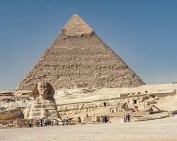 Piramidy w Gizie i Wielka Sfinksa w Egipcie
