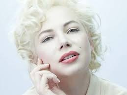 Nữ diễn viên &quot;Một tuần với Marilyn&quot; chia tay bạn trai 2. Michelle Williams hóa trang rất giống Marilyn Monroe - nu-dien-vien-mot-tuan-voi-marilyn-chia-tay-ban-trai