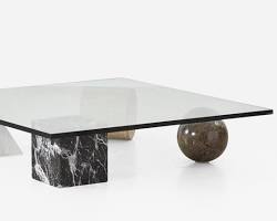 glass coffee table with different shapes and sizes
