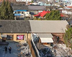 대전 동구 소제동 카페거리 골목, AI로 생성