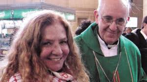 Alicia Barrios con el cardenal Jorge Bergoglio, durante una misa en Constitución, en junio Crédito: 2 de 9. Alicia Barrios con el cardenal Jorge Bergoglio, ... - 0010118384