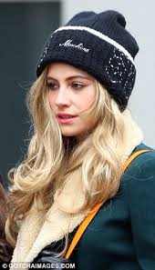 ... article 2224194 15B58194000005DC 923 306x535 171x300 Pixie Lott wears Annabelles Wigs. Related posts: Katie Price wears Annabelle&#39;s Wigs new ¾ Pieces. - article-2224194-15B58194000005DC-923_306x535