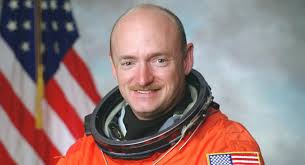 “Gravity,” the new movie about a rookie astronaut lost in space, isn&#39;t totally unrealistic, according to Mark Kelly. The retired astronaut saw &quot;Gravity&quot; ... - 110112_mark_kelly_nasa_605_ap