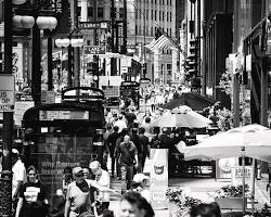 Image of busy Michigan Avenue Chicago