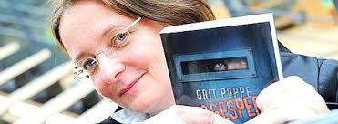 Grit Poppe ist Trägerin des Gustav-Heinemann-Friedenspreises für Kinder- und ...