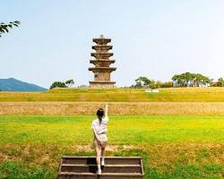 익산 왕궁리 유적 오층석탑 야경, AI로 생성