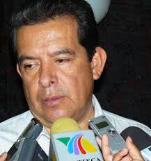 Jorge Carrasco Altamirano, subsecretario de Agricultura, dijo que para obtener azúcar orgánica no se deben usar productos químicos en la molienda ni en la ... - p-teh1-13