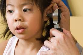 Trẻ có thể bị điếc vì viêm tai giữa