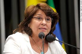 A senadora Marinor Brito (PSOL-PA) lamentou em Plenário, nesta terça-feira (22), o assassinato de seis adolescentes em Belém do Pará no último final de ... - imagem398154