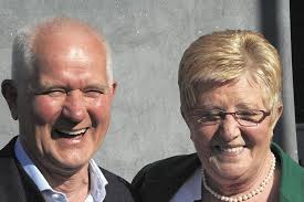 Feest aan de Neuserdijk vandaag, want daar vieren Jos Hermans en Anita Houben hun gouden bruiloft. Ze werden dan ook voor een receptie op het gemeentehuis ... - gouden-bruiloft-aan-de-neuserdijk