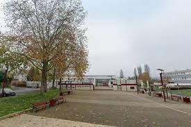 Schools Val De Seine