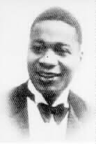 En 1923, il est engagé dans celui du trompettiste américain Arthur BRIGGS, chef d&#39;orchestre &quot; au Regina &quot; à Paris, cela lui permet d&#39;obtenir de la notoriété ... - lazare10