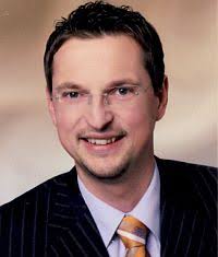 Stefan Wittmann aus Traunfeld wird als Nachfolger von Jörg-<b>Peter Nitschmann</b> <b>...</b> - 10-06-22-04