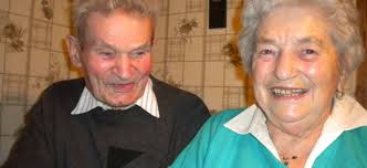 65 Jahre ein Paar: Margot und Raimund Werner aus Geckenau können heute das seltene Ereignis der „Eisernen Hochzeit“ feiern. Wenn eine Ehe so lange hält, ... - DSCN0429-980x450