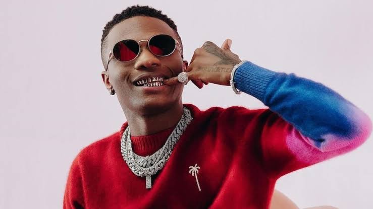 Wizkid new music "Smile" feature di Nigerian singer three sons - See how fans dey react to Ayo Balogun latest video - BBC News Pidgin