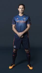 Er 43-år gammel 184 cm høj Frank Lampard i 2022