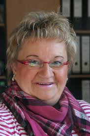 <b>Petra Schneider</b>, im Unternehmen seit 2000. Immobilienverwaltung - Petra-Schneider
