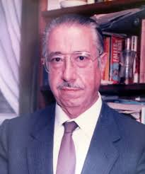 José Luis Villar Palasí nació en Valencia en 1922, en cuya Universidad se licenció en Derecho y Filosofía y Letras (Sección Historia) en el mismo año, 1945. - villarpalasi