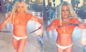 In Orange And White Polka Dots, Britney Spears' Love For Prints Is Only Getting ...