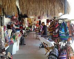 Gambar Shopping in Puerto Morelos