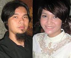 Kabar terbaru, Dhani menuding Maia berselingkuh dengan pengusaha restoran Bambang Rahmadi. Kabar pertama datang dari istri Bambang, Yuyuk. - gSiZu6HKUD