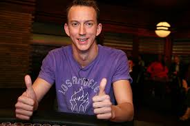 Alexander Schwab feiert einen Sieg bei der MEC 2008 | Poker Firma ... - sieger_mec2008