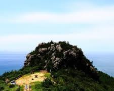 청산도 범바위 전망대 전경, AI로 생성