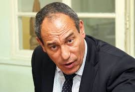 Lemag : Hichem Aboud est directeur de publication, de deux quotidiens algériens, accusé d&#39;atteinte à la sécurité du régime, il a été interdit de quitter le ... - 5647662-8423500