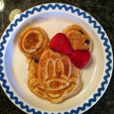 Mickey waffle iron + strawberry = Minnie Mouse | Mickey waffle ...