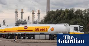 "Shell CEO Shifts Focus from Oil Production to Profit Maximization"