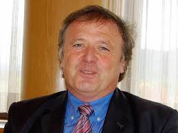 Der frühere Landrat Klaus Brodbeck hat seinen Verzicht erklärt, sich für die FDP um die Kandidatur für die Landtagswahl 2011 im Wahlkreis Kehl zu bewerben. - 37122984