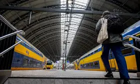 NS zet treinen zaterdagavond drie minuten stil na geweldsincident: 'Klaar met geweldplegers'