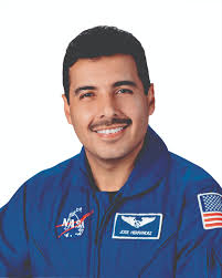José Hernández es un hombre de metas. Cuando buscaba formar parte de una tripulación espacial, intentó 12 veces ingresar a la NASA antes de lograrlo. - qui018701140001