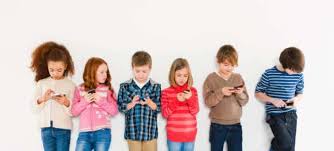 「kids have mobile phone」的圖片搜尋結果