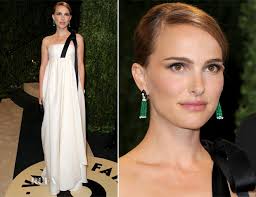The face for Miss Dior Cherie perfume, she naturally donned a Christian Dior design last night. And she wore it well. The gown&#39;s empire waist gave way ... - Natalie-Portman-In-Christian-Dior-2013-Vanity-Fair-Party