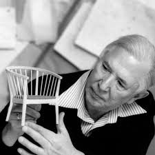 Hans J. Wegner was born in 1914 in Tønder, Denmark, as the son of a shoemaker. He began his apprenticeship as a cabinetmaker when he was 17 years old. - hans_j_wegner