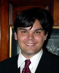 A native of Greenwich Village in New York , Robert Lopez graduated from Yale, where he was member of the celebrated a cappella club, the Spizzwinks. - Marx_Lopez_66648574