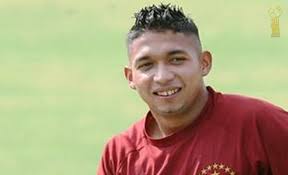 A lot of interest has been building up for Honduran defender Emilio Izaguirre, with Liverpool FC now added to the list of potential suitors. - foto_emilio_izaguirre
