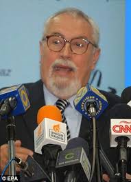 Venezuelan opposition leader Ramon Guillermo Aveledo shas demanded the government tells the &#39;whole truth&#39; - article-2255939-16BB69B6000005DC-620_306x423