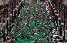 Resultado de imagen de IMAGENES MANIFESTACIONES de verde CONTRA EL PP EN MADRID POR LOS RECORTES EN LA ENSEÑANZA