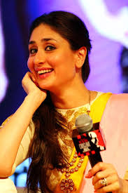Speaking at the India Today Conclave 2012, Kareena Kapoor called Vidya Balan the hero of 2011.Photo: Qamar Sibtain | Mail Today - kareena-qamar6_031612062949