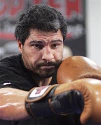 Photos - John Ruiz from Puerto Rico during a boxing training for the media in Berlin - john-ruiz20